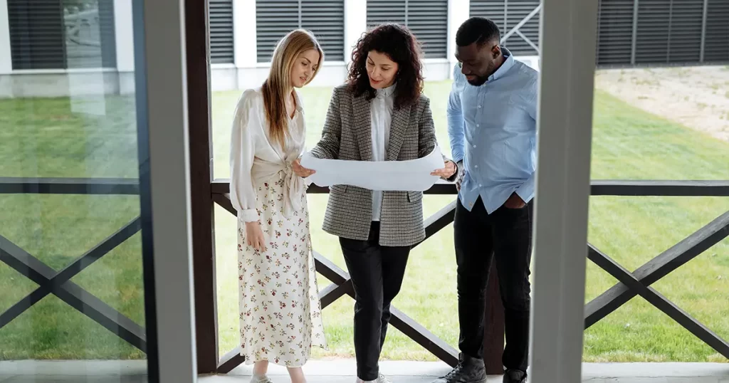 Questions to ask a custom home builder before hiring them